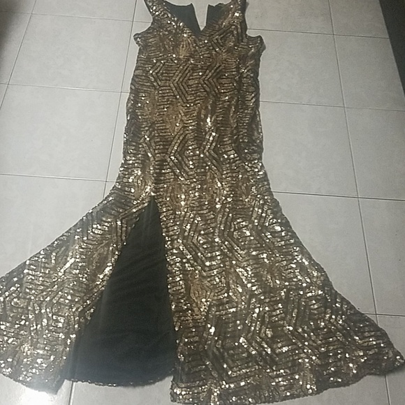 Party dress - Picture 1 of 3